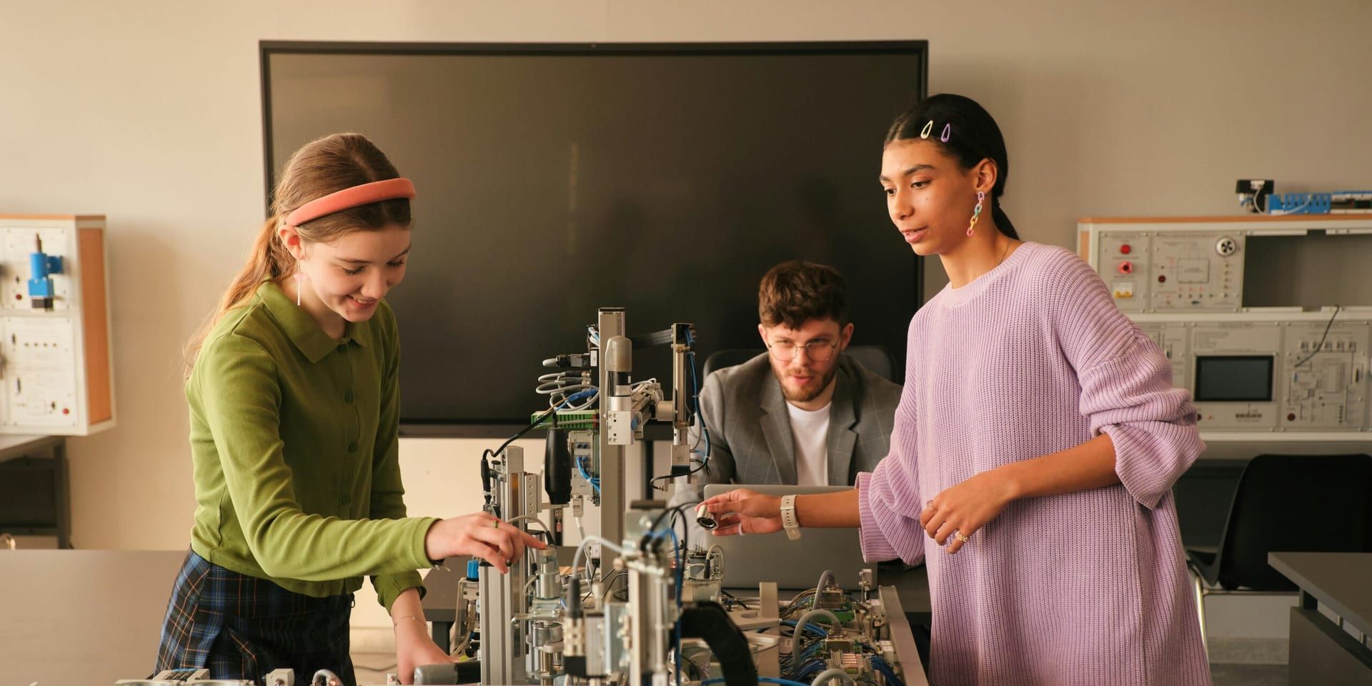 Breakthroughs in Robotics and Quantum Tech Highlight U.S. Innovation Surge