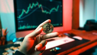 U.S. Crypto Market Sees Modest Gains Amid Broader Financial News