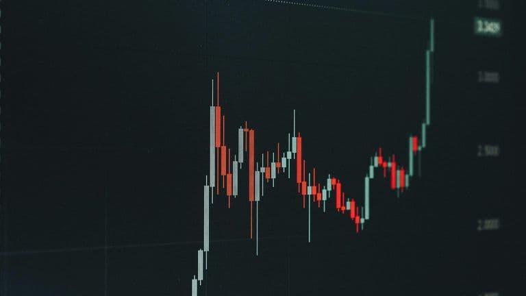 Northern Trust Shares Rise as It Rejects BNY Mellon’s Merger Approach