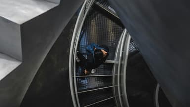 Nasdaq Climbs to New Heights Despite Stargate AI Project Slowdown