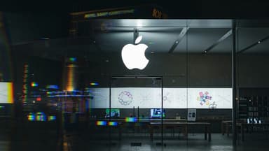 How Apple’s Liquid Glass Redesign and Apple Intelligence Are Shaping the Next Generation of U.S. Apps