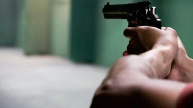 Gun Revolver Fire Firing 370202 (1)
