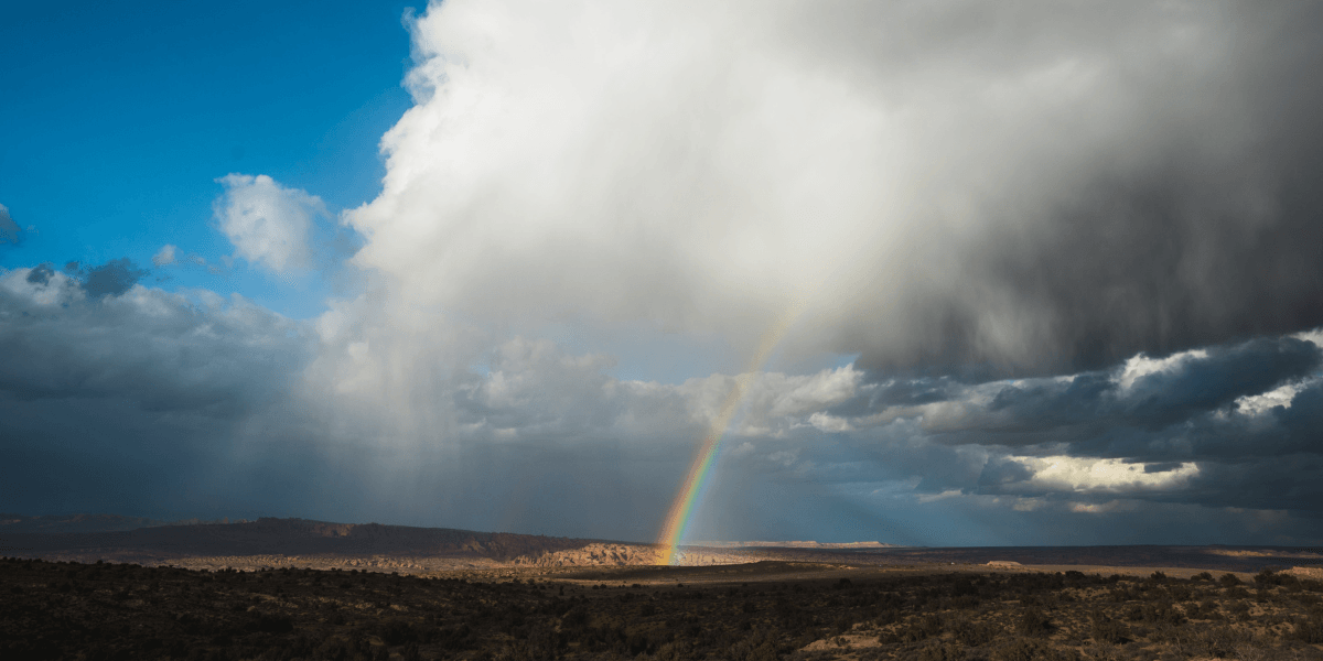 Widespread Atmospheric Pattern Brings Contrasting Weather Conditions Across the United States