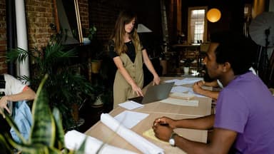 U.S. Business Activity Climbs as Services Sector Surges