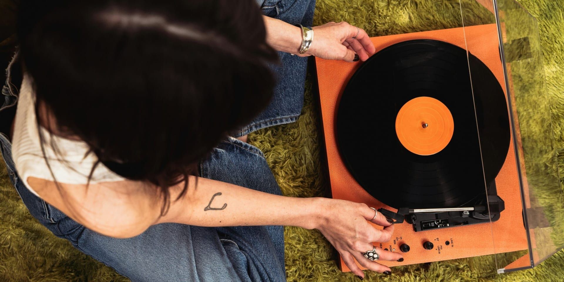 Lana Del Rey Releases Tenth Studio Album ‘The Right Person Will Stay’
