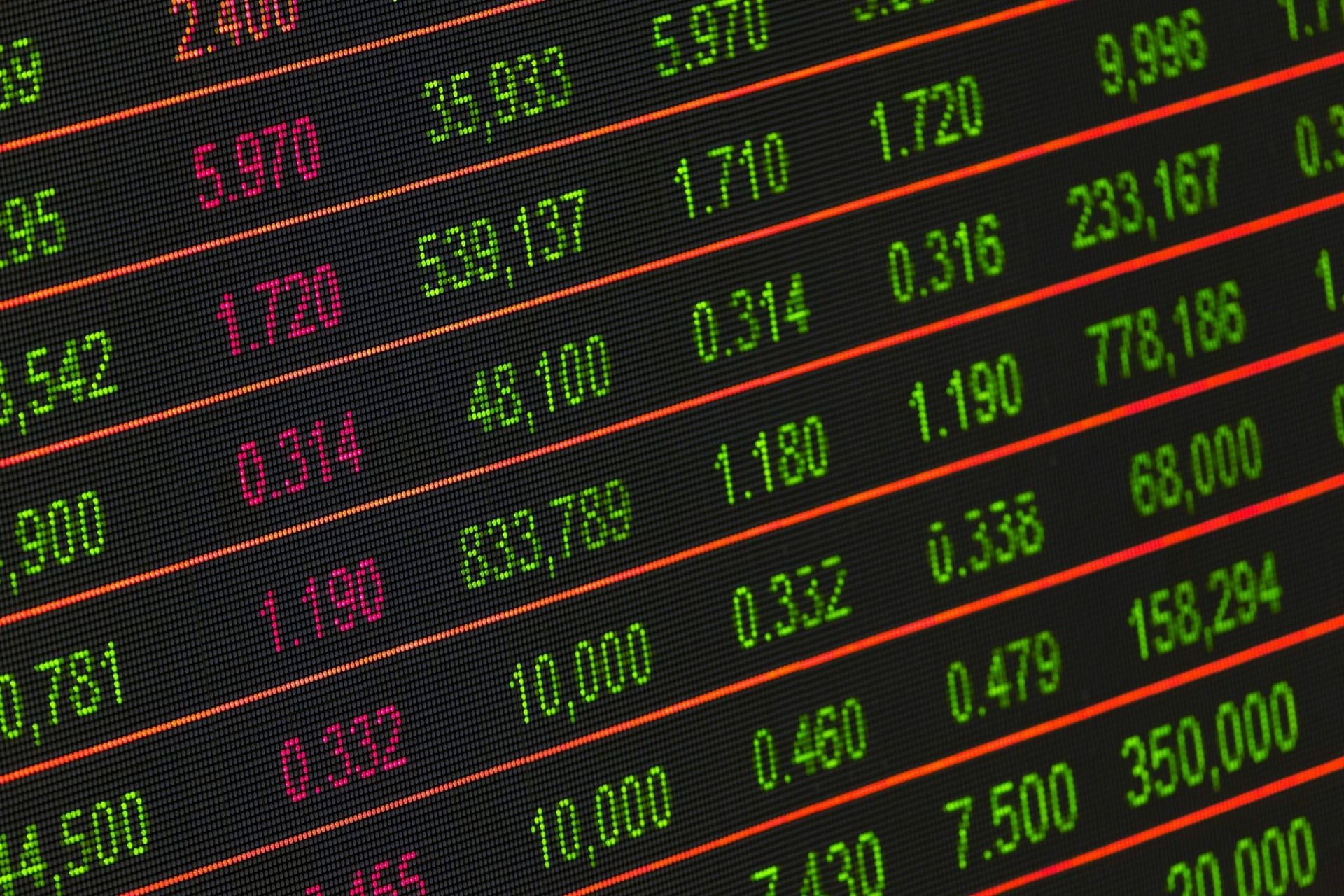 U.S. Stock Market Kicks Off 2024 with a Dip in Technology Stocks