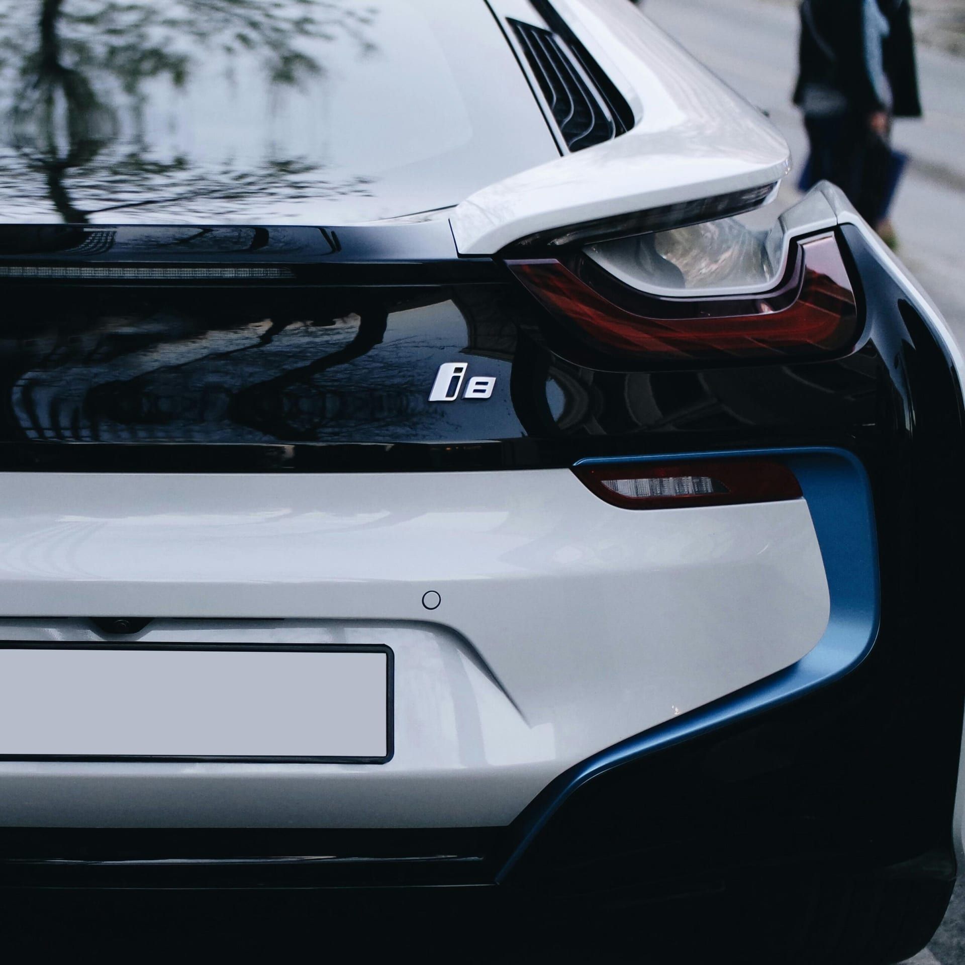 Apple Pushes Back Electric Vehicle Initiative Target to 2028