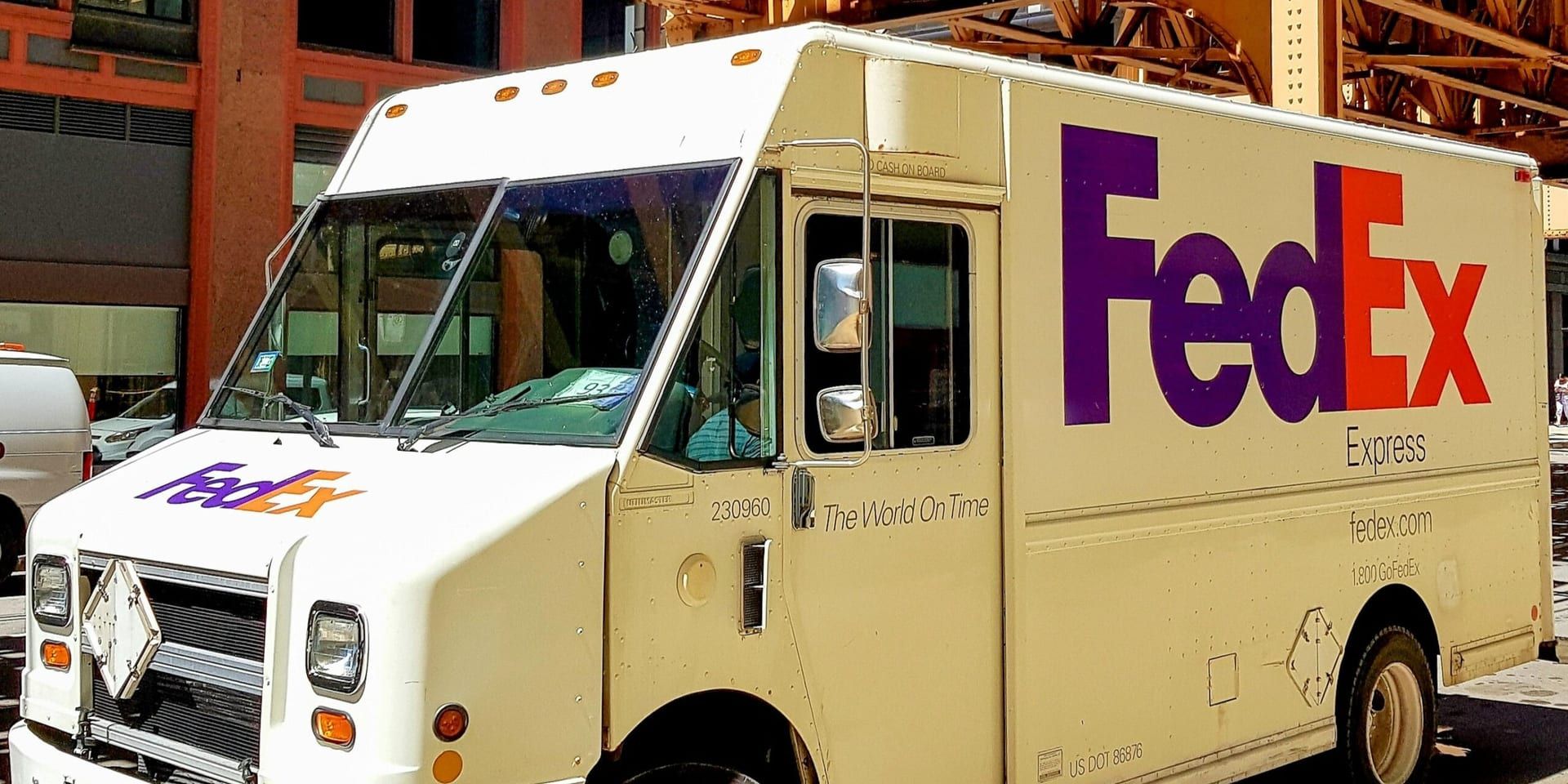 FedEx Shares Slide as Tariff Changes Weigh on Outlook and Demand