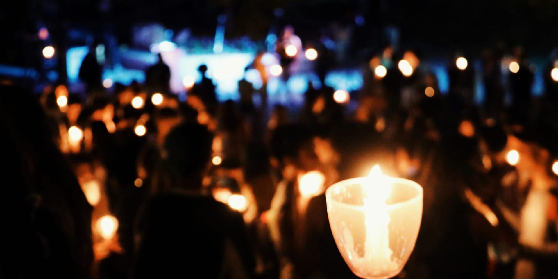 Thousands Attend Memorial for Conservative Activist Charlie Kirk in Glendale, Arizona