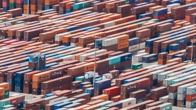 U.S. Federal Trade Court Invalidates Tariffs, Easing Global Trade Tensions